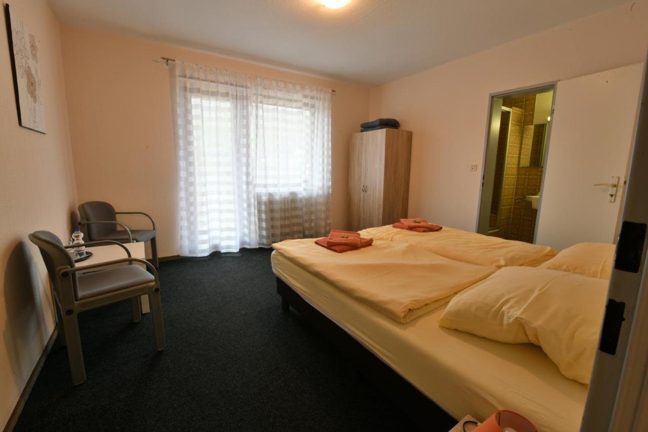 Gasthof Zur Grafschaft Veldenz Екстер'єр фото